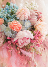 Load image into Gallery viewer, Pink Dried Floral Buttons