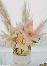 Load image into Gallery viewer, Ceramic Floral Pot in White and Metallic Gold - 5"