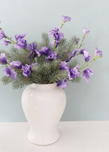 Load image into Gallery viewer, Sweet Pea Flower in Purple Lavender
