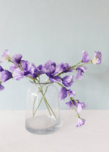 Load image into Gallery viewer, Sweet Pea Flower in Purple Lavender
