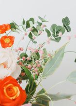 Load image into Gallery viewer, Faux Berry Pod Spray in Dusty Pink - 36"
