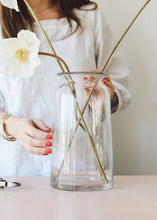Load image into Gallery viewer, Everyday Clear Glass Floral Vase - 11.25" Tall
