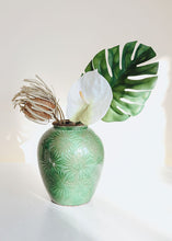 Load image into Gallery viewer, Large Artificial Anthurium in Cream White - 27" Tall
