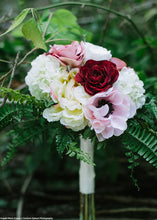 Load image into Gallery viewer, Cream Small Silk Flower Hydrangea - 3" Bloom
