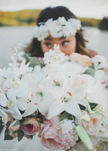 Load image into Gallery viewer, Silk Flower Lily Spray in Cream White
