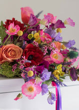 Load image into Gallery viewer, Sweet Pea Flower in Purple Lavender
